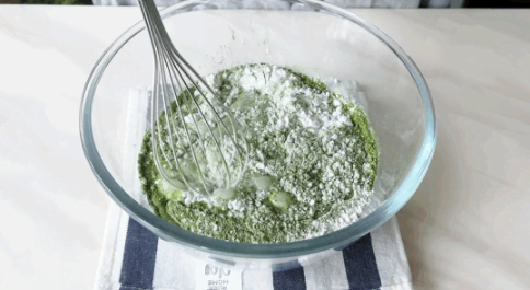 不用烤箱的夏日甜品王,兩種口味的奶酪小方,糯嘰嘰,冰涼香濃